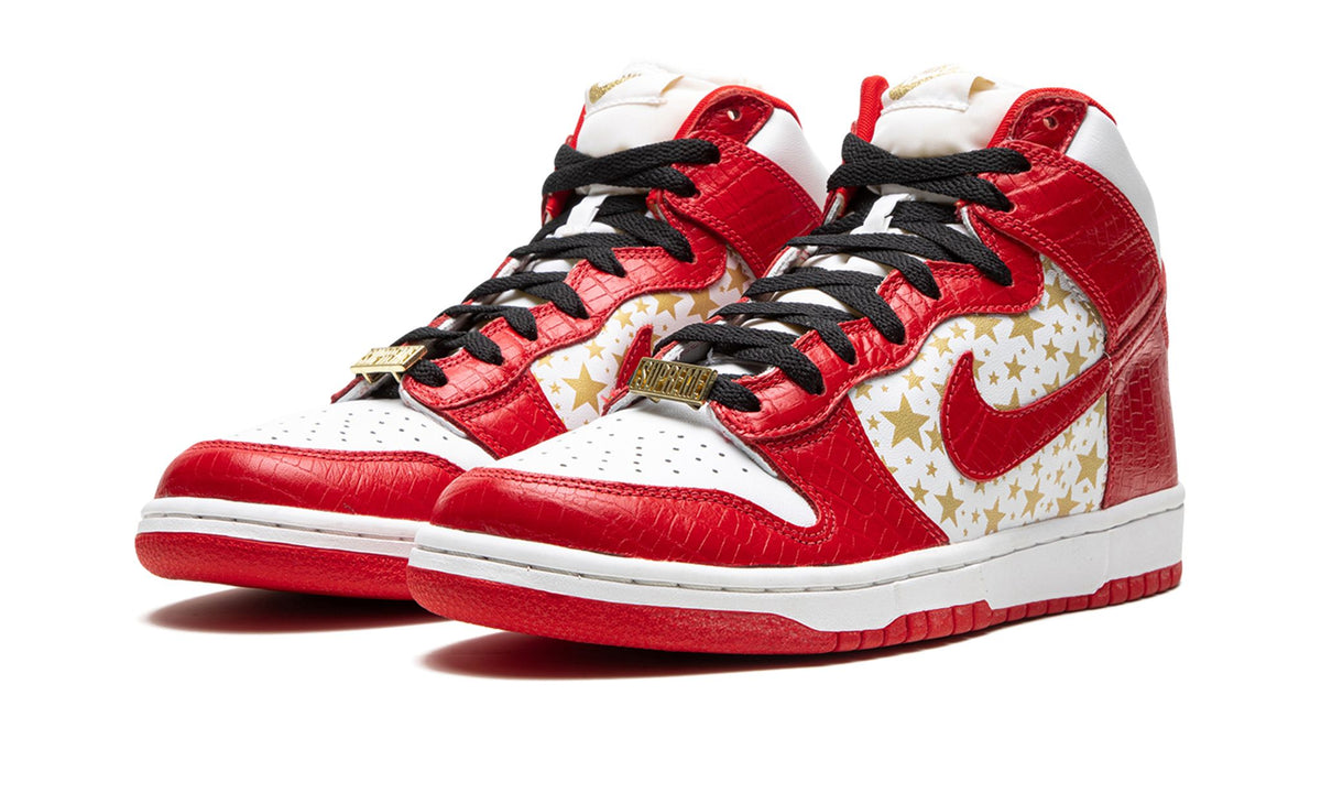 Nike SB Dunk High “Supreme - Red Stars”