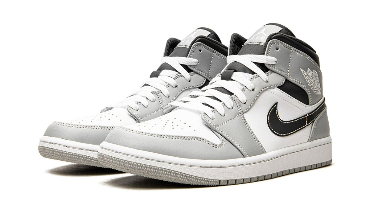 Air Jordan 1 Mid "Light Smoke Grey"