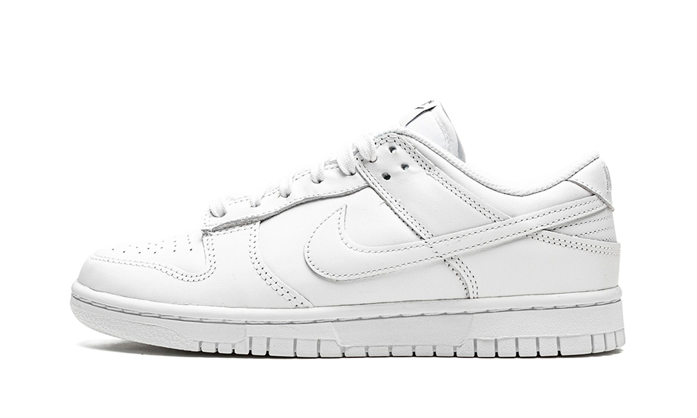 Nike Dunk Low WMNS "Triple White"