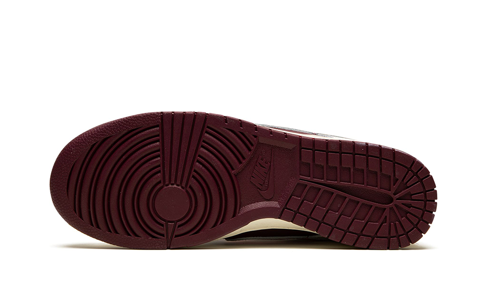 Nike Dunk Low Retro PRM "Valentine´s Day"