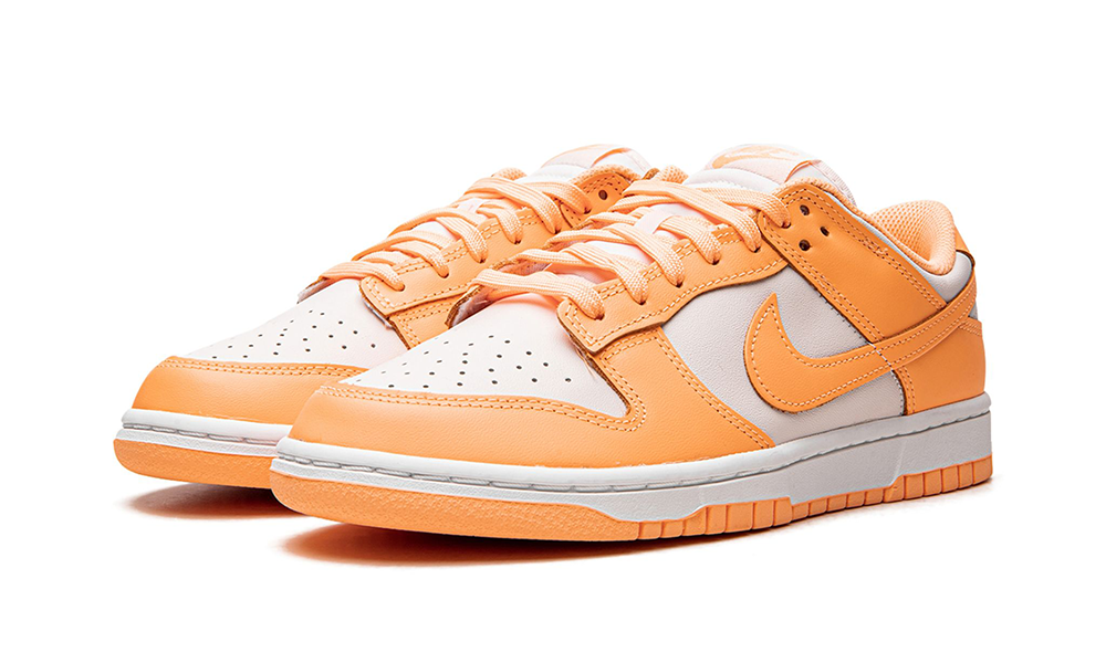 Nike Dunk Low WMNS "Peach Cream"