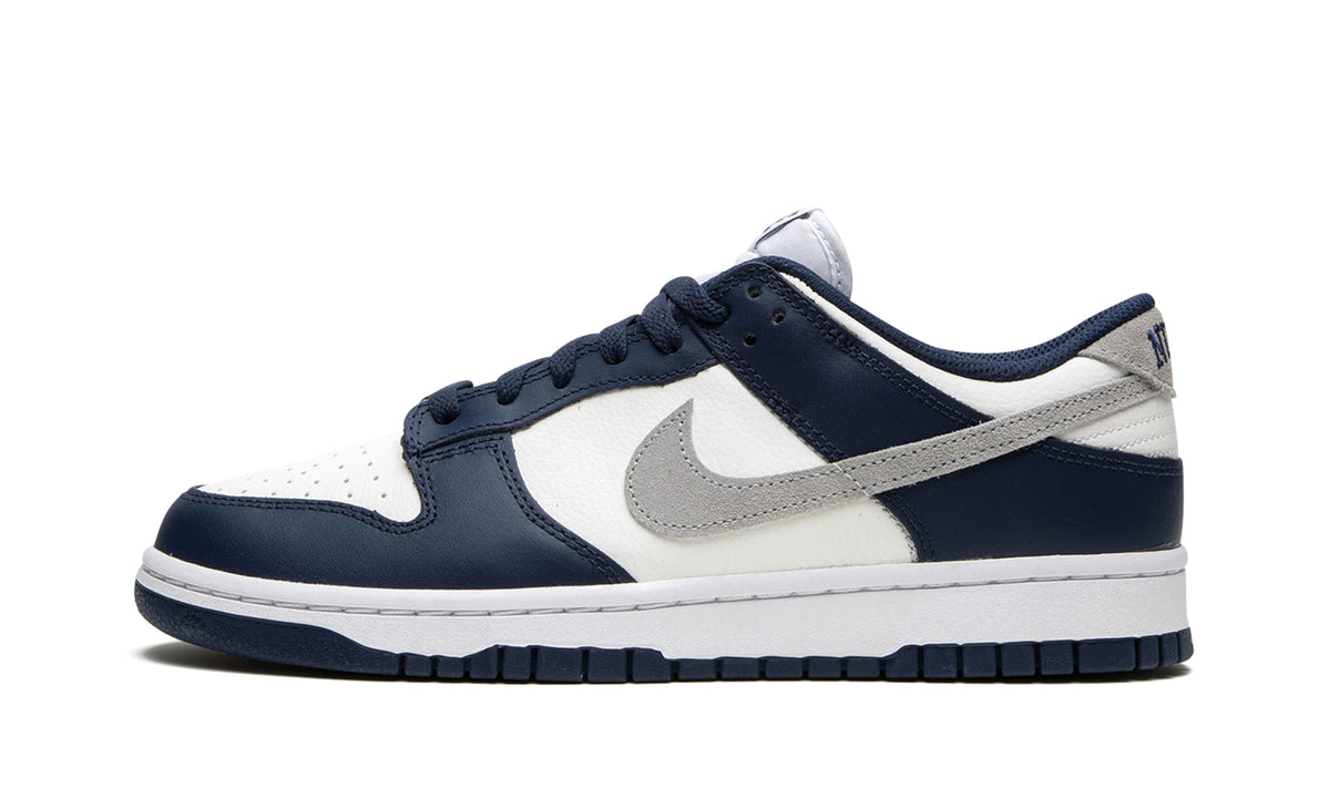 Nike Dunk Low "Midnight Navy"