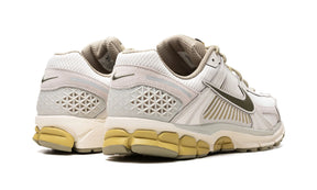 Nike Zoom Vomero 5 "Light Bone Neutral Olive"