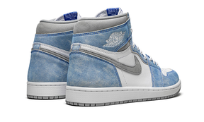 Air Jordan 1 High "Hyper Royal"